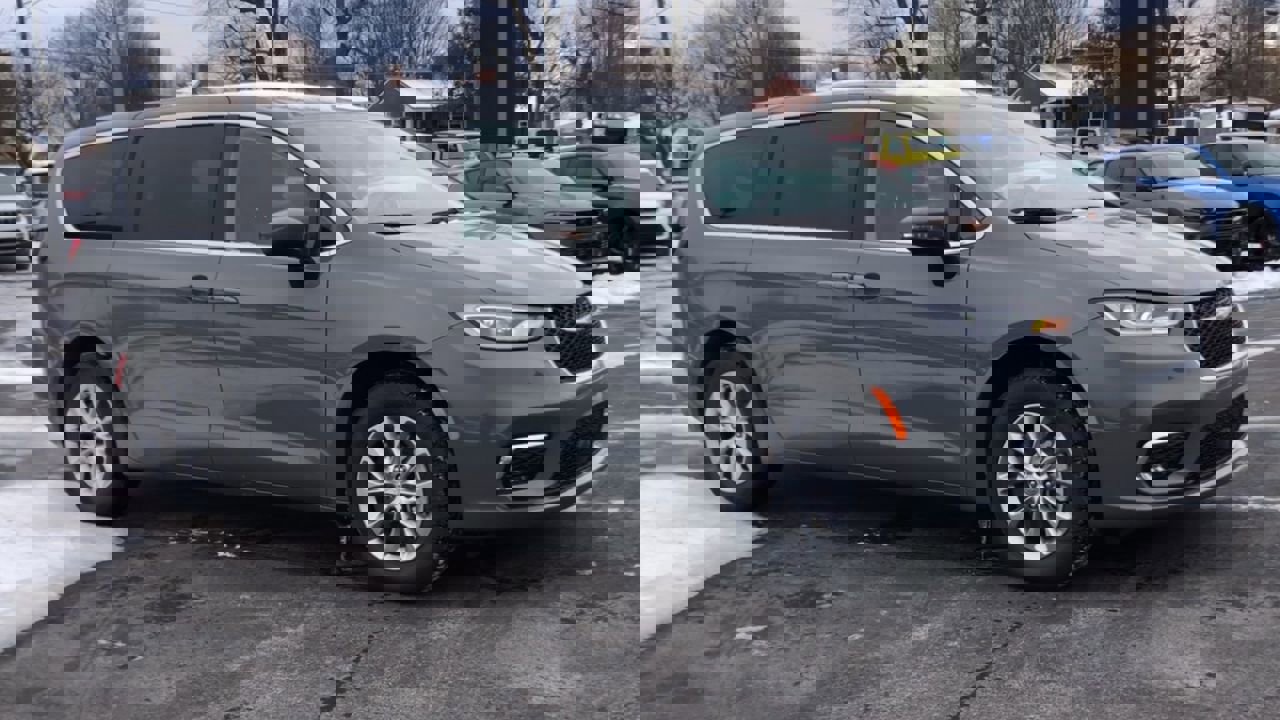 2023 Chrysler Pacifica Photo in Danville, KY 40422